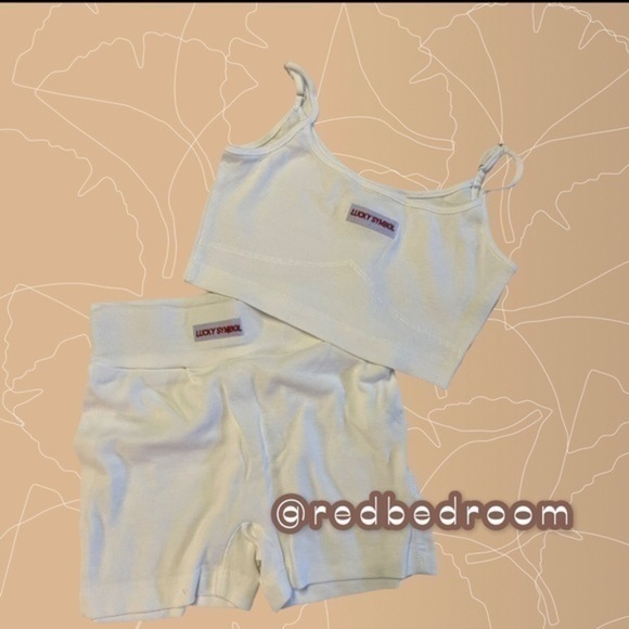 White 2 piece lounge set - Picture 2 of 3